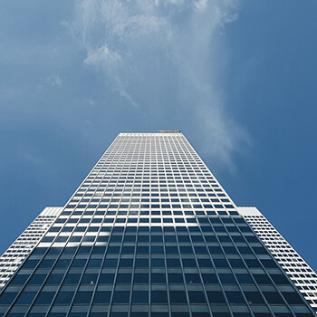 Jak przygotować lokal do odbioru wynajętych krzeseł — pomiary, zabezpieczenia i podłoże